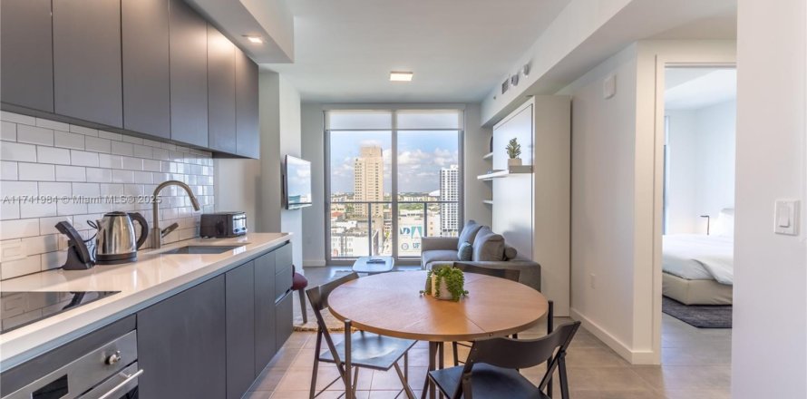 Condo in Miami, Florida, 1 bedroom  № 1861328