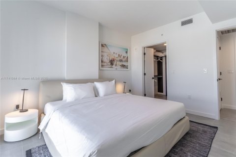 Condo in Miami, Florida, 1 bedroom  № 1861328 - photo 19