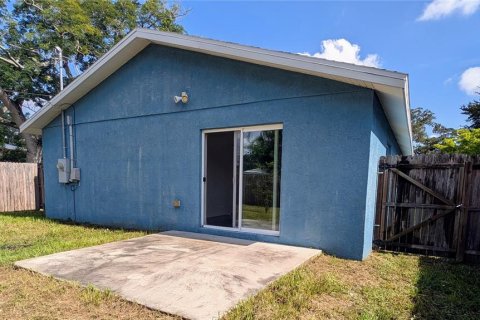 House in Saint Petersburg, Florida 3 bedrooms, 141.21 sq.m. № 1831635 - photo 27