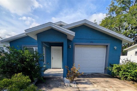 House in Saint Petersburg, Florida 3 bedrooms, 141.21 sq.m. № 1831635 - photo 4