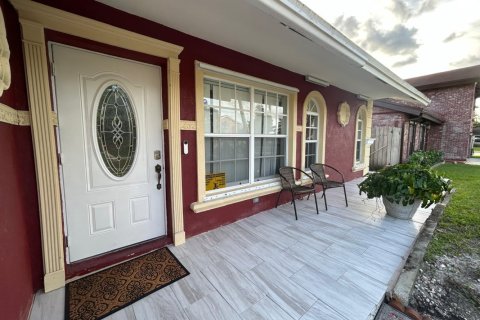 Casa en venta en North Lauderdale, Florida, 3 dormitorios, 137.12 m2 № 2254474 - foto 3