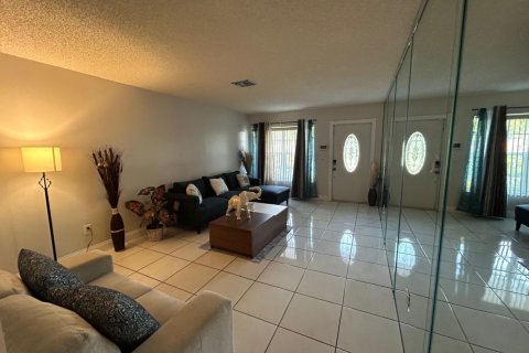 Casa en venta en North Lauderdale, Florida, 3 dormitorios, 137.12 m2 № 2254474 - foto 20