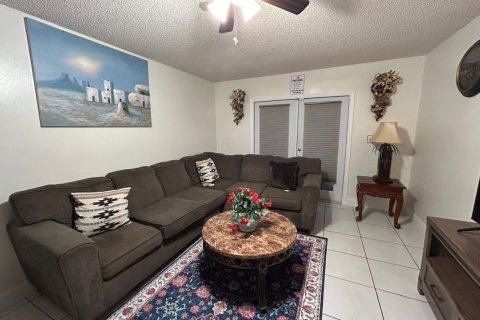 Casa en venta en North Lauderdale, Florida, 3 dormitorios, 137.12 m2 № 2254474 - foto 12