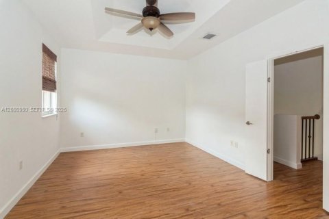 Townhouse in Miami, Florida 3 bedrooms, 147.99 sq.m. № 2065469 - photo 4