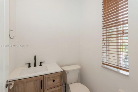Townhouse in Miami, Florida 3 bedrooms, 147.99 sq.m. № 2065469 - photo 8