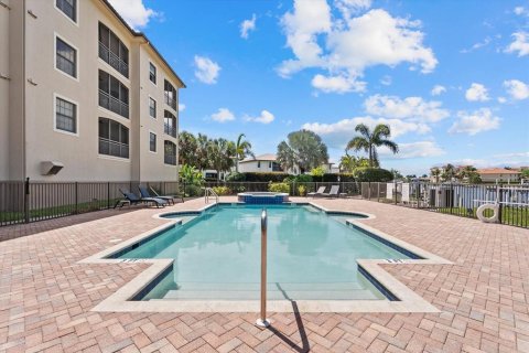Condominio en venta en Punta Gorda, Florida, 3 dormitorios, 170.75 m2 № 2157510 - foto 5