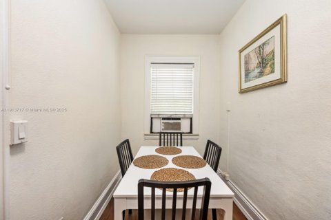 Copropriété à vendre à Coral Gables, Floride: 32.61 m2 № 1968931 - photo 11