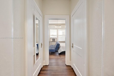 Copropriété à vendre à Coral Gables, Floride: 32.61 m2 № 1968931 - photo 16