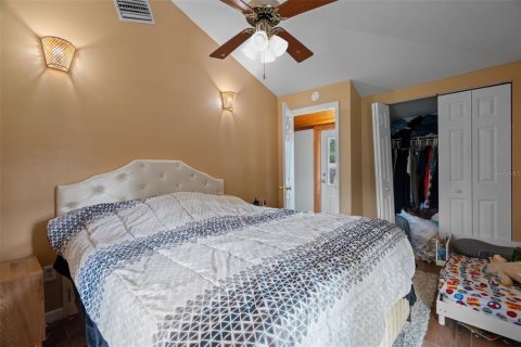 House in Floral City, Florida 2 bedrooms, 83.89 sq.m. № 2359371 - photo 12