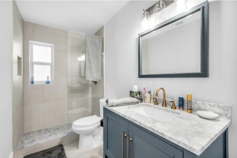 Villa ou maison à louer à Fort Lauderdale, Floride: 3 chambres, 126.72 m2 № 2087983 - photo 2