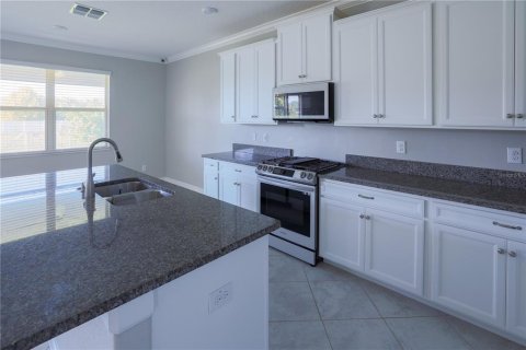 Villa ou maison à louer à Lutz, Floride: 4 chambres, 234.95 m2 № 2344835 - photo 5