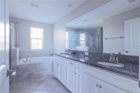 Villa ou maison à louer à Lutz, Floride: 4 chambres, 234.95 m2 № 2344835 - photo 13