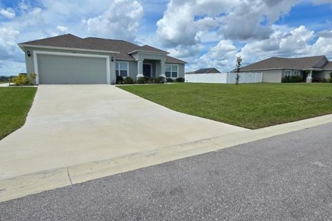 House in Babson Park, Florida 4 bedrooms, 171.78 sq.m. № 1908518 - photo 2