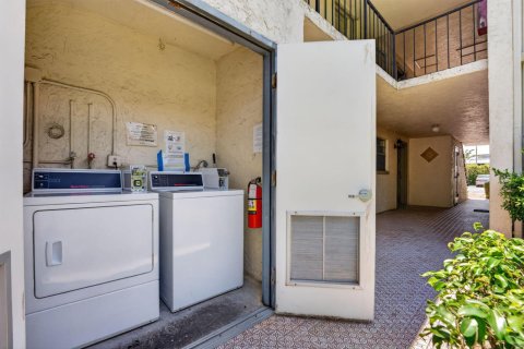 Condo in Boca Raton, Florida, 2 bedrooms № 2088366 - photo 30