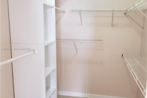 Condominio en alquiler en Miami, Florida, 2 dormitorios, 84.17 m2 № 2085006 - foto 14