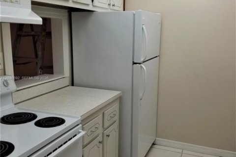 Condominio en alquiler en Miami, Florida, 2 dormitorios, 84.17 m2 № 2085006 - foto 4