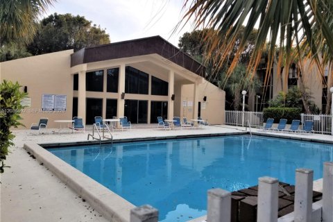 Condominio en alquiler en Miami, Florida, 2 dormitorios, 84.17 m2 № 2085006 - foto 30
