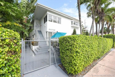 Condo in Miami Beach, Florida, 1 bedroom  № 1998955