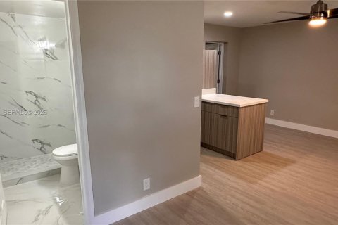 Immobilier commercial à vendre à Pompano Beach, Floride: 264.49 m2 № 2079793 - photo 29