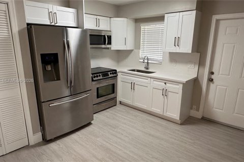 Immobilier commercial à vendre à Pompano Beach, Floride: 264.49 m2 № 2079793 - photo 21