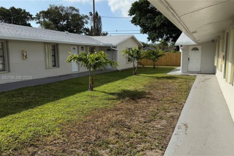 Immobilier commercial à vendre à Pompano Beach, Floride: 264.49 m2 № 2079793 - photo 15