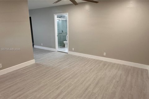Immobilier commercial à vendre à Pompano Beach, Floride: 264.49 m2 № 2079793 - photo 16