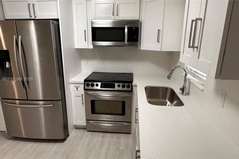 Immobilier commercial à vendre à Pompano Beach, Floride: 264.49 m2 № 2079793 - photo 23