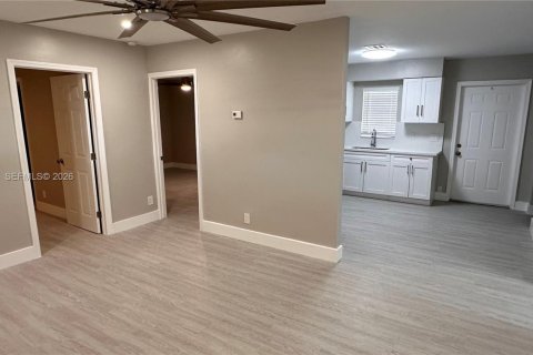 Immobilier commercial à vendre à Pompano Beach, Floride: 264.49 m2 № 2079793 - photo 18