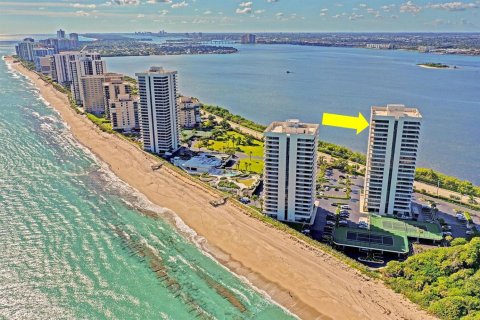 Condo in Riviera Beach, Florida, 2 bedrooms  № 2189619 - photo 7