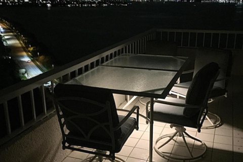 Condo in Riviera Beach, Florida, 2 bedrooms  № 2189619 - photo 19