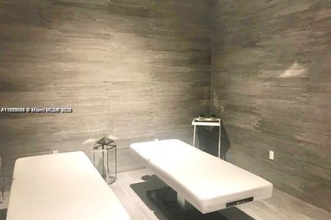 Купить кондоминиум в Майами, Флорида 1 спальня, 68.56м2, № 2014275 - фото 22