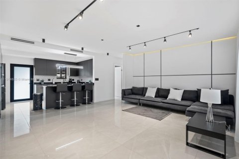 House in Hollywood, Florida 3 bedrooms, 86.77 sq.m. № 2017189