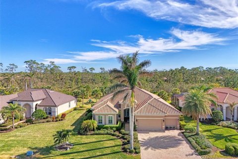 House in Port Charlotte, Florida 4 bedrooms, 297.84 sq.m. № 1718494 - photo 2