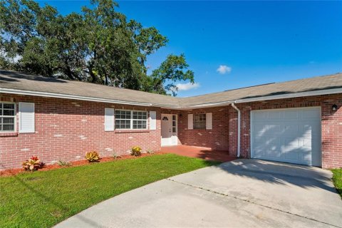 Villa ou maison à vendre à Tampa, Floride: 4 chambres, 163.04 m2 № 2429447 - photo 2