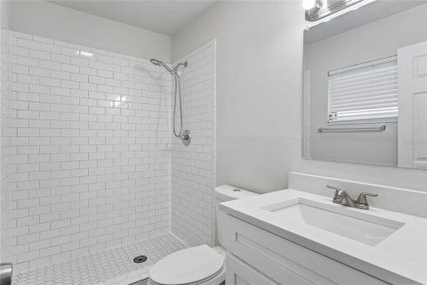 Villa ou maison à vendre à Tampa, Floride: 4 chambres, 163.04 m2 № 2429447 - photo 15