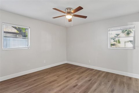 Villa ou maison à vendre à Tampa, Floride: 4 chambres, 163.04 m2 № 2429447 - photo 13