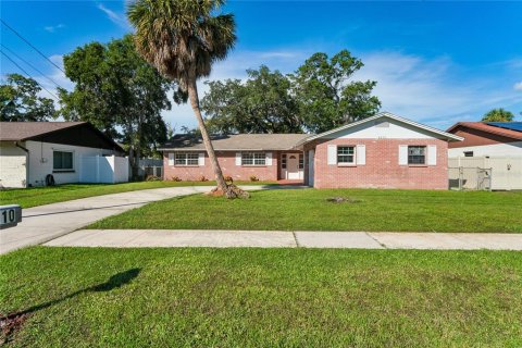 Villa ou maison à Tampa, Floride 4 chambres, 163.04 m2 № 2429447
