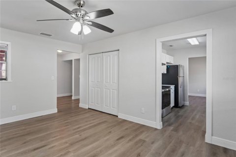 Villa ou maison à vendre à Tampa, Floride: 4 chambres, 163.04 m2 № 2429447 - photo 11