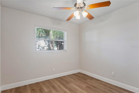 Villa ou maison à vendre à Tampa, Floride: 4 chambres, 163.04 m2 № 2429447 - photo 22