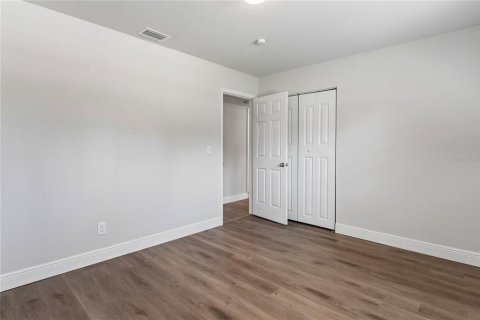 Villa ou maison à vendre à Tampa, Floride: 4 chambres, 163.04 m2 № 2429447 - photo 17