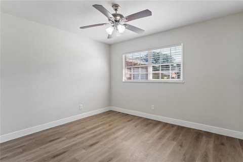 Villa ou maison à vendre à Tampa, Floride: 4 chambres, 163.04 m2 № 2429447 - photo 20