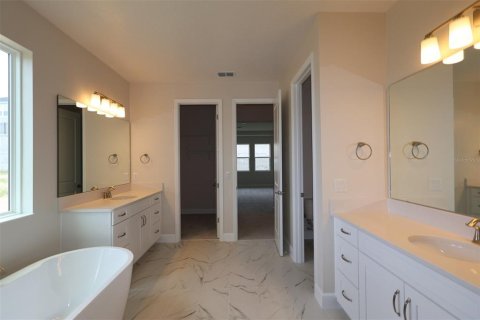 Casa en venta en Apopka, Florida, 4 dormitorios, 280.75 m2 № 2237194 - foto 13