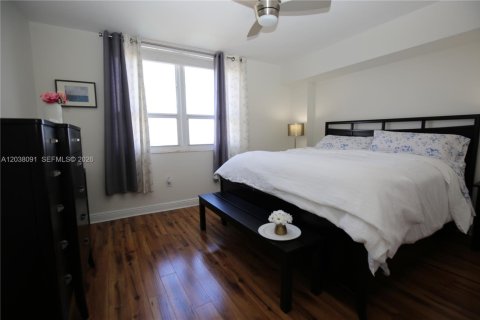 Купить кондоминиум в Майами, Флорида 2 спальни, 115.38м2, № 2155068 - фото 7