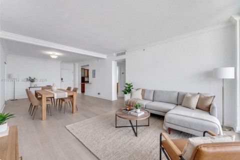 Copropriété à louer à Miami Beach, Floride: 2 chambres, 120.68 m2 № 1999038 - photo 3