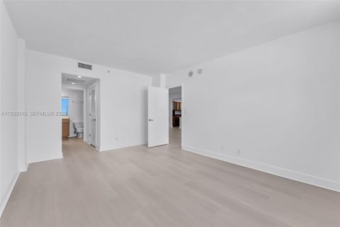 Copropriété à louer à Miami Beach, Floride: 2 chambres, 120.68 m2 № 1999038 - photo 15