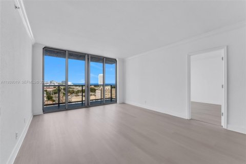 Copropriété à louer à Miami Beach, Floride: 2 chambres, 120.68 m2 № 1999038 - photo 2