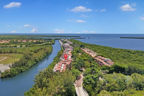 Townhouse in Palmetto Bay, Florida 4 bedrooms, 266.26 sq.m. № 1814204 - photo 2