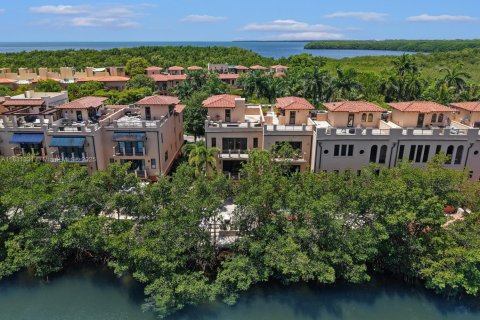 Townhouse in Palmetto Bay, Florida 4 bedrooms, 266.26 sq.m. № 1814204 - photo 6