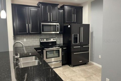 Townhouse in Sarasota, Florida 3 bedrooms, 145.67 sq.m. № 2266775 - photo 5