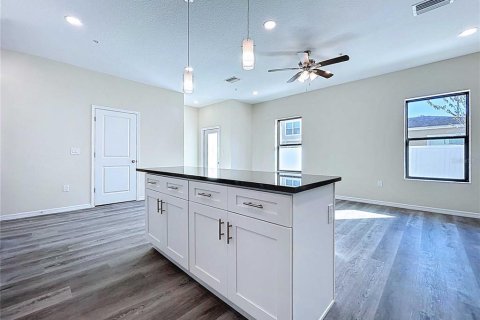 Touwnhouse à vendre à Tampa, Floride: 3 chambres, 161.37 m2 № 2219546 - photo 12